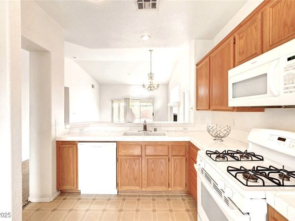 8120 Backpacker Ct, Las Vegas, NV 89131