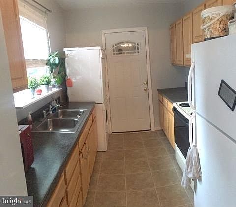 1st image of 1540 Pine Whiff Ave APT A
