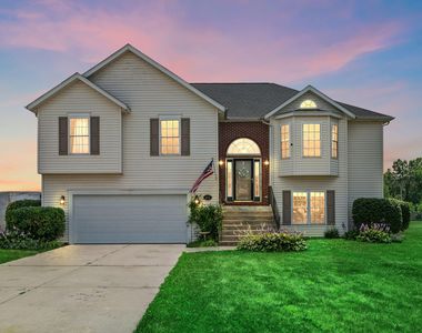 240 Southwind Dr, Valparaiso, IN, 46385