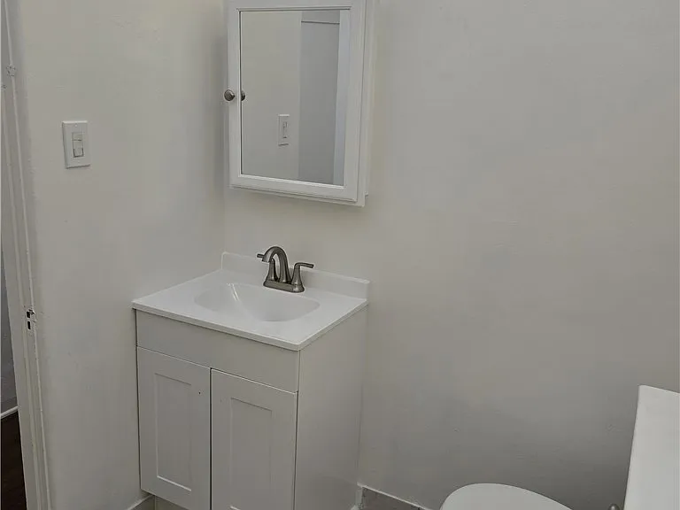 5740 California Ave — Photo 14