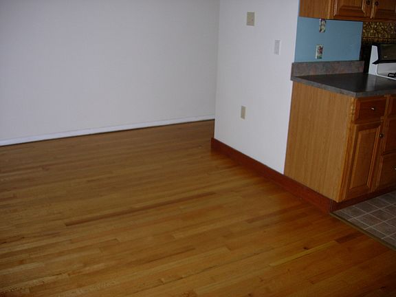 17 Hilbert Ct. Dining Room