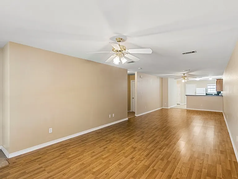 912 Willow Pond St — Photo 5