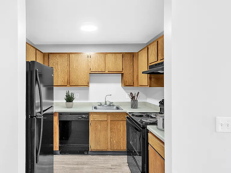Hamlin Place Estates — Photo 10