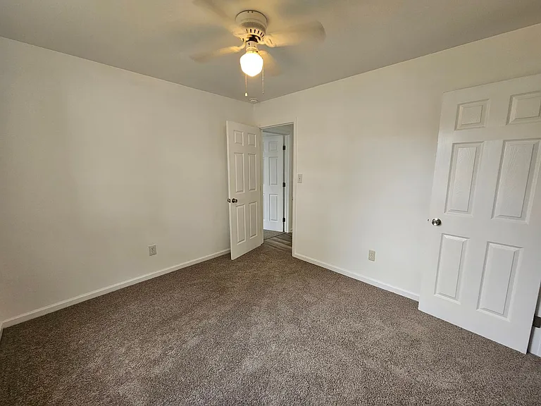 404 Chaps Ct — Photo 14