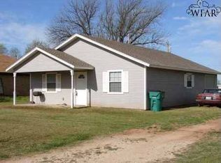 809 Main St, Byers, TX 76357