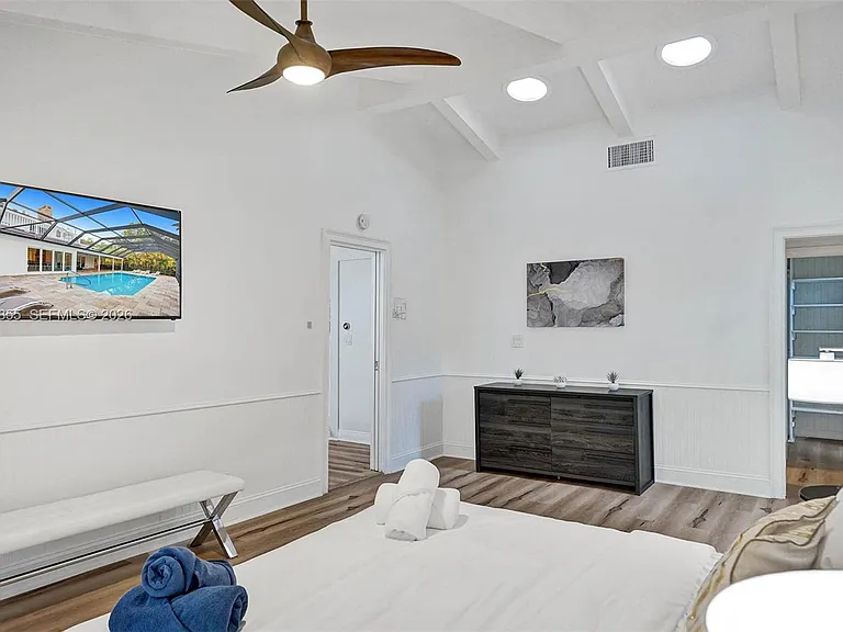 2120 SW 28th Way — Photo 45
