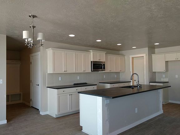 5th image of 49 N Firestone Way