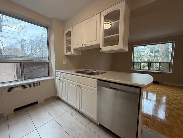 869 Avenue Rd — Photo 38