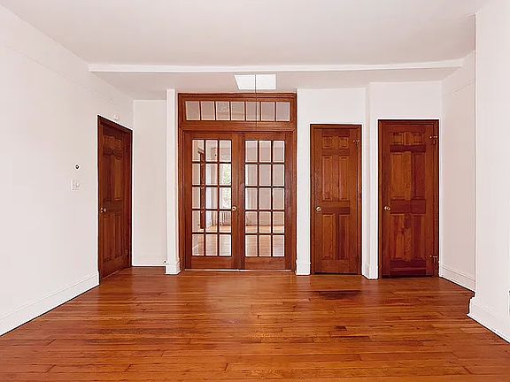 2nd image of 139 Henry St APT 4