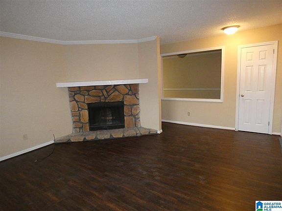 3rd image of 909 Chapel Creek Dr Unit 909