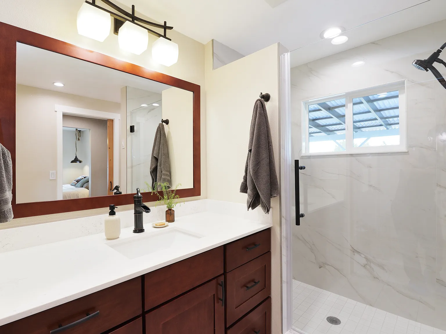 2 bed, 1280 sqft, $2,100 — Photo 3