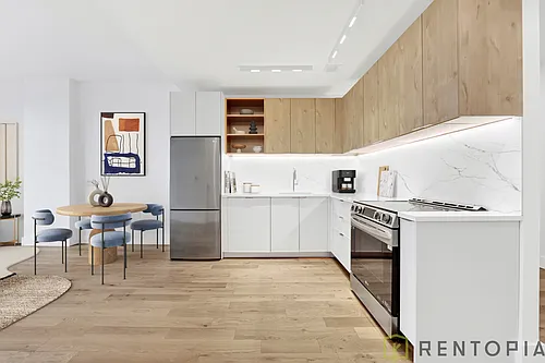 597 Grand St #921 Photo 1