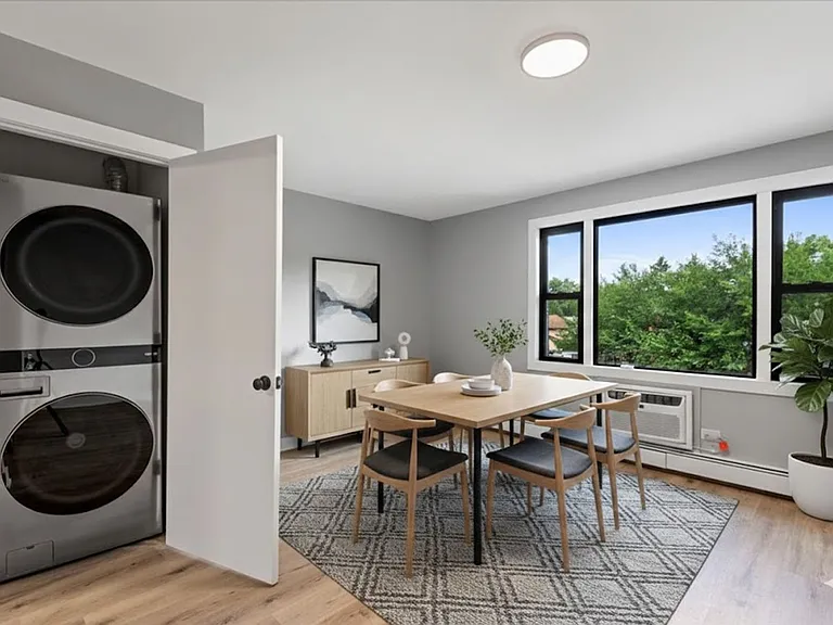 Maple Grove Apartments - Luxury and Convenience in Mundelein! — Photo 18