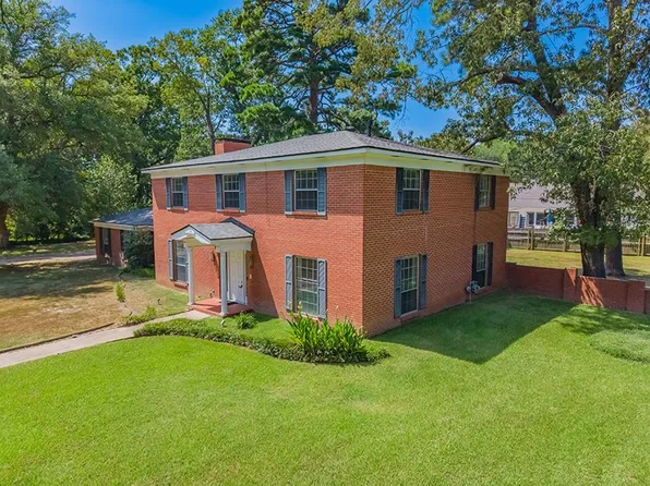 20 Colonial Dr, Texarkana, AR 71854
