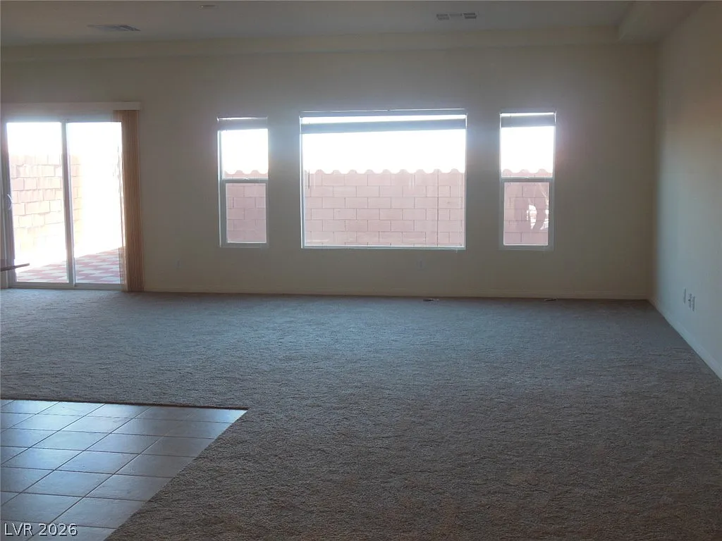 4 bed, 2.5 bath, 2277 sqft, $2,400 — Photo 2