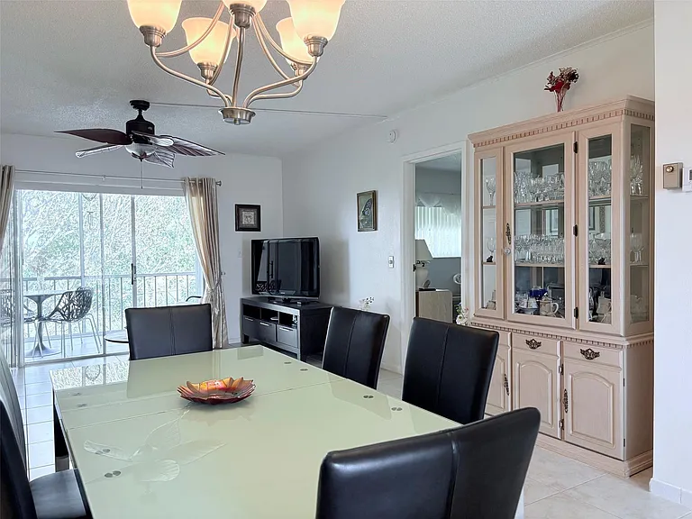1055 Country Club Dr #404 — Photo 8