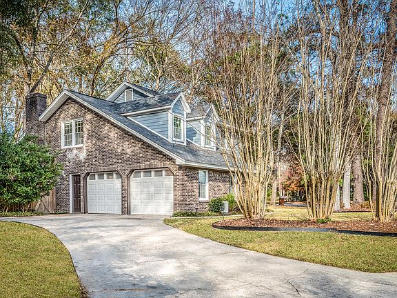 3rd image of 104 Ravenwood Ct