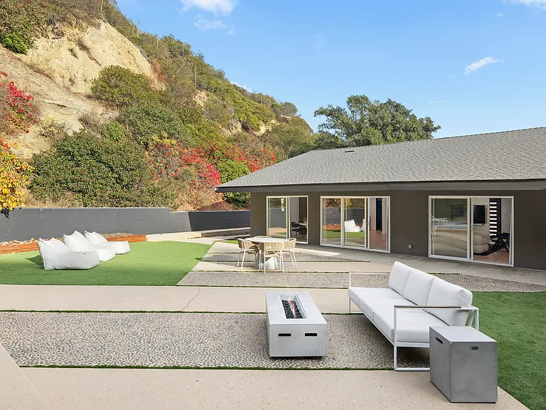 9289 Swallow Dr — Photo 30