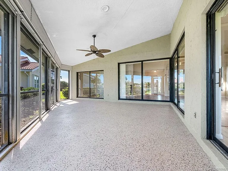 2386 SW Creekside Dr — Photo 32