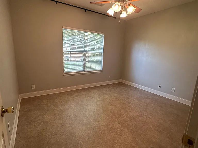 104 Elderberry Ct — Photo 15