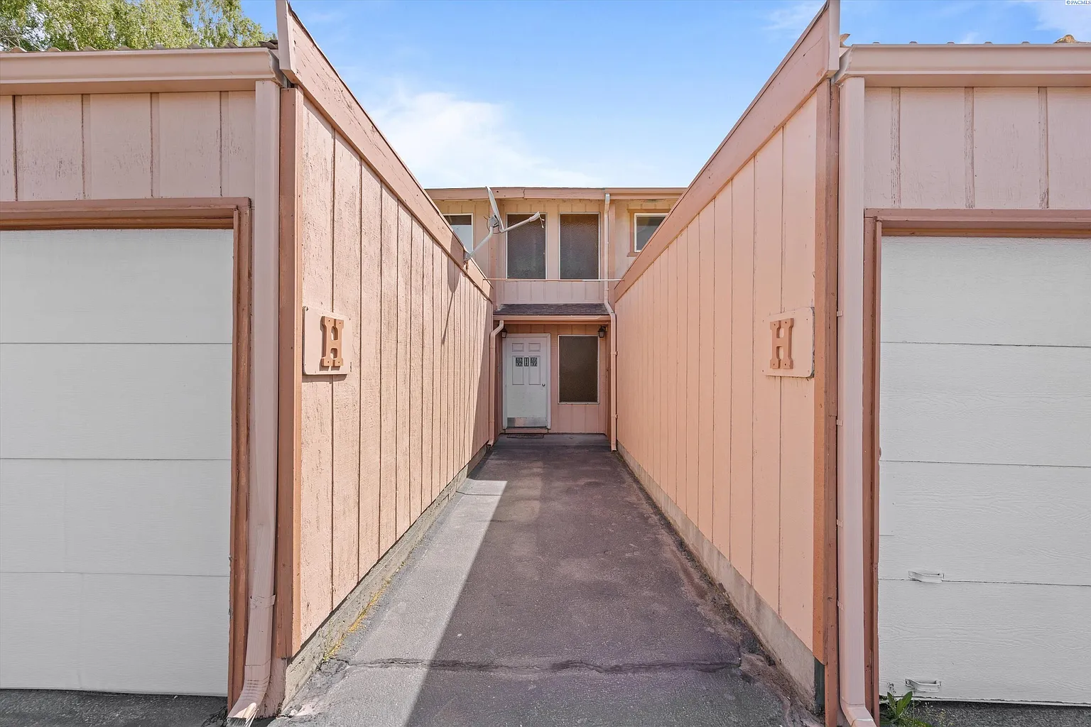 3121 W Hood Ave APT H205 photo 1