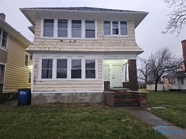 2750 Monroe St, Toledo, OH 43606