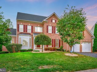 3632 Stonewall Manor Dr, Triangle, VA 22172
