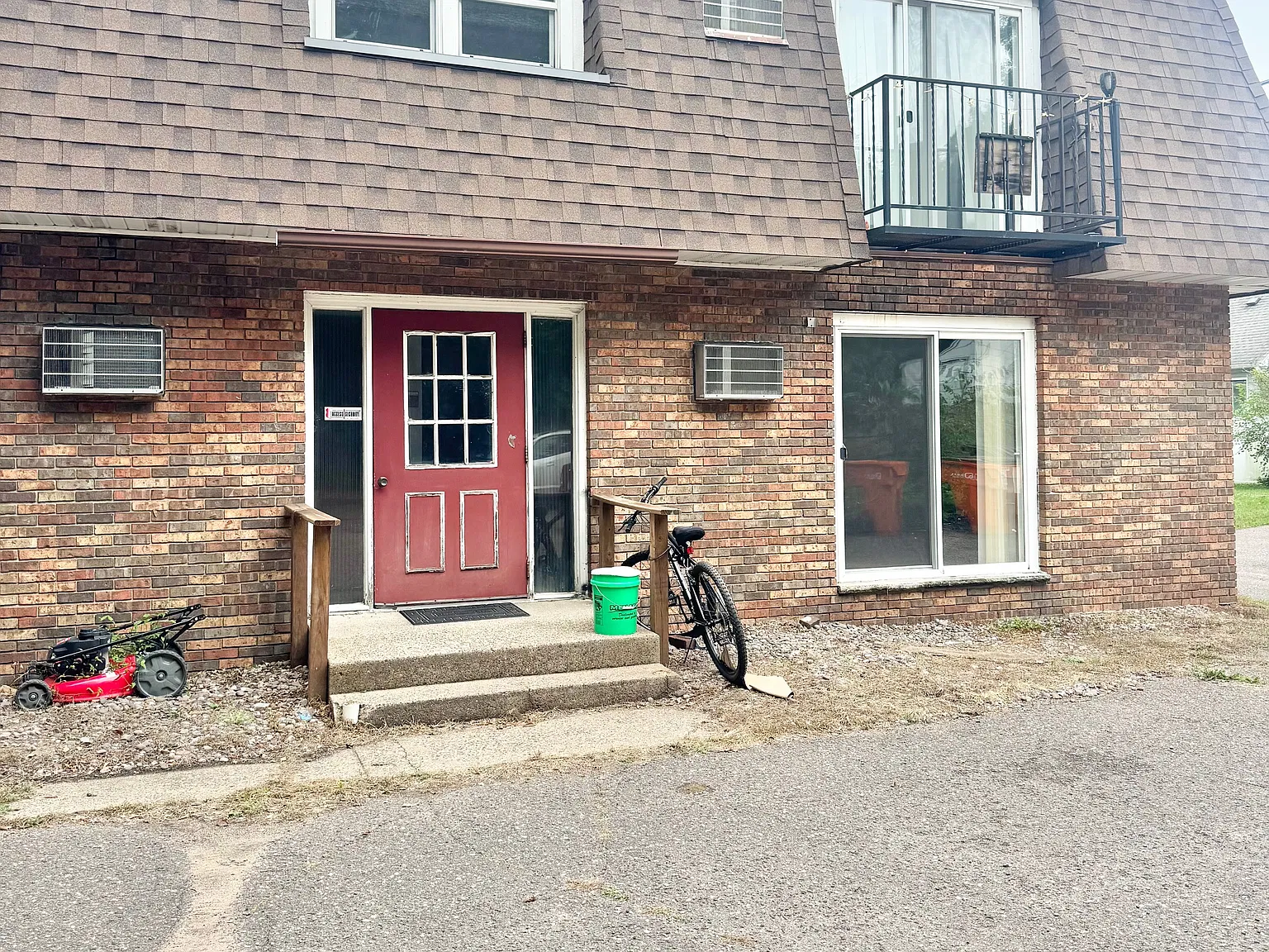 2 bed, $850 — Photo 1