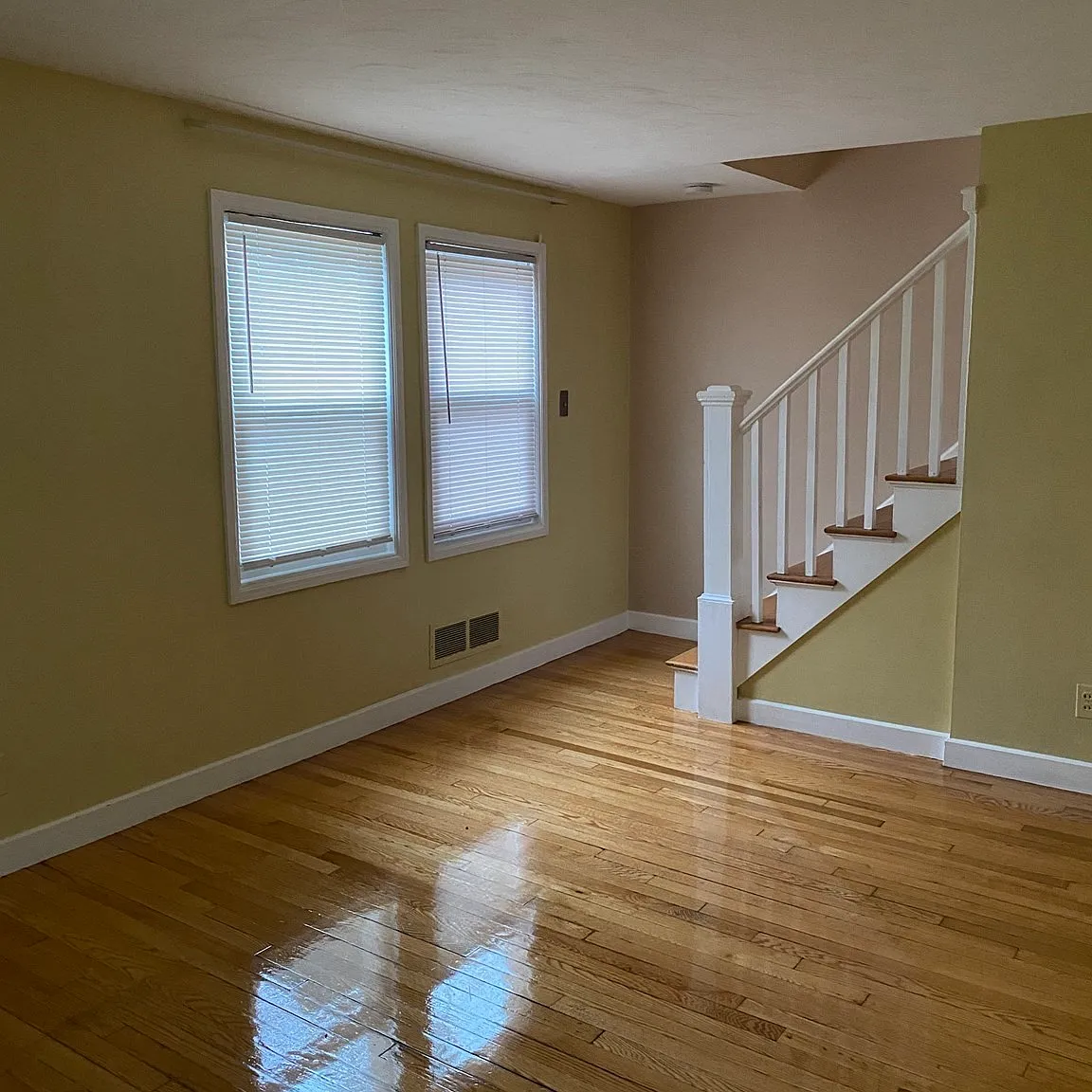 2 bed, 1.0 bath, 800 sqft, $2,600 — Photo 4