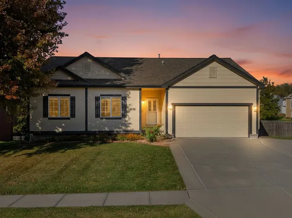 9706 Florence St, La Vista, NE 68128