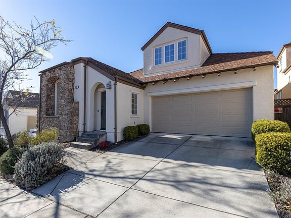 2nd image of 5145 Carisbrooke Ln