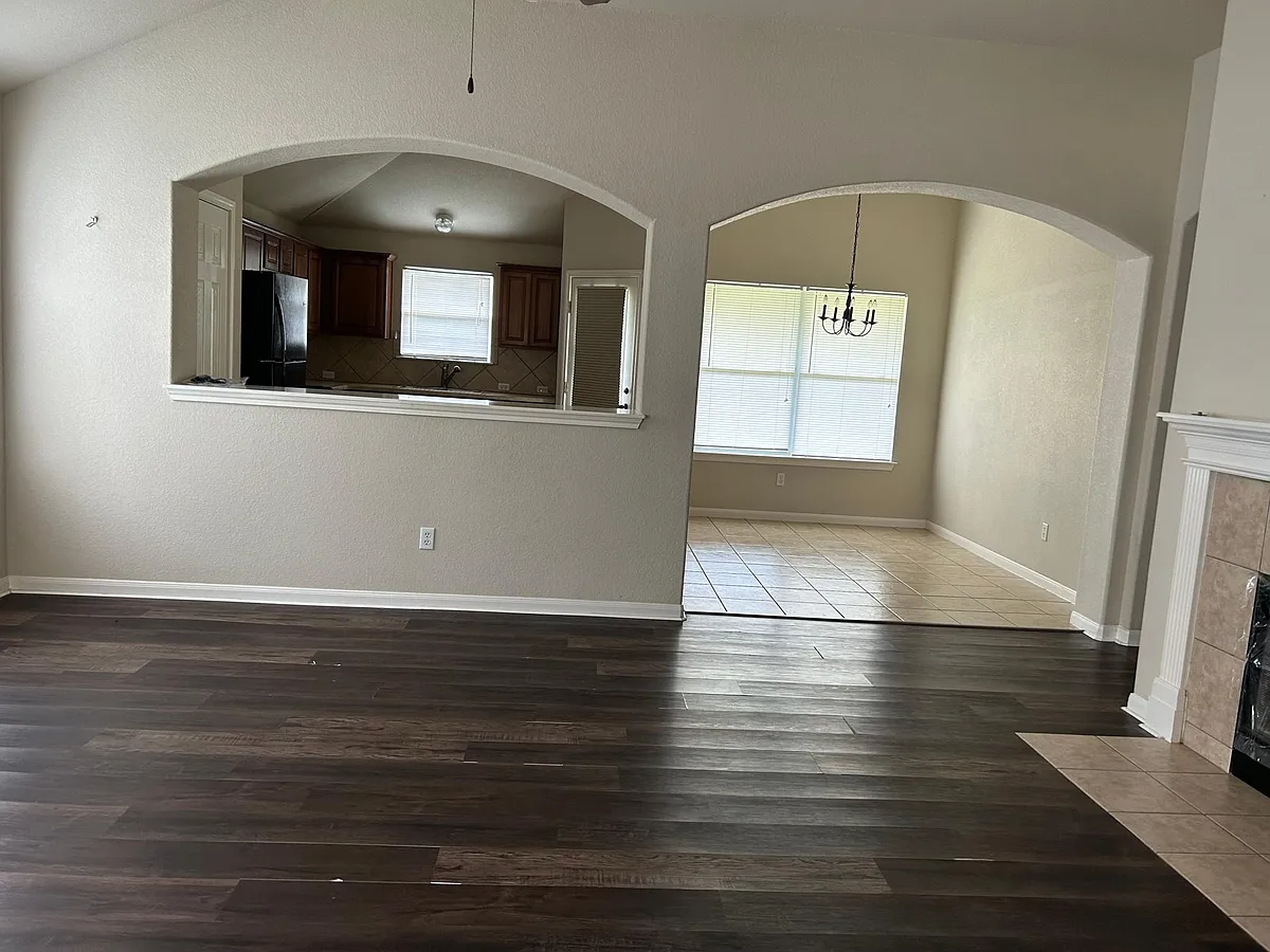 Building Photo - 206 Amber Ash Dr