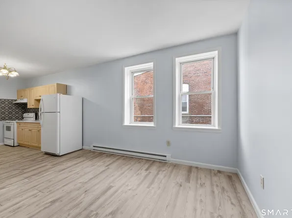 60 Center St #9, Wallingford, CT 06492