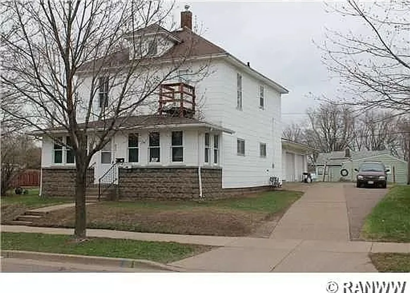 611 - 611 1/2 Bergen Ave — Photo 3
