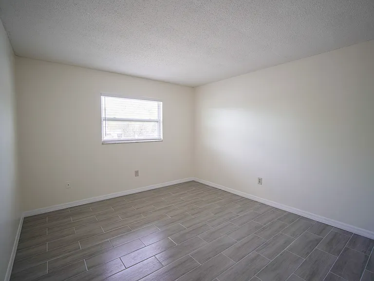 1521 Clark St #1521 — Photo 5