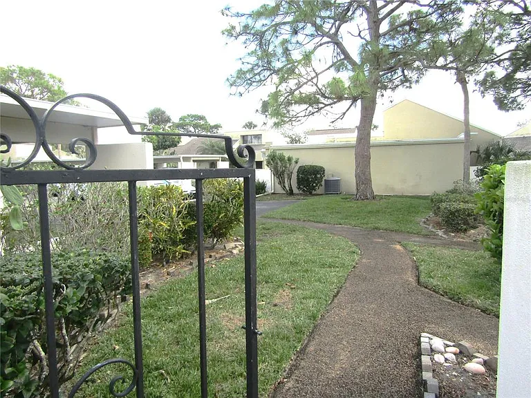 2405 Crispin Ct #E-1 — Photo 22