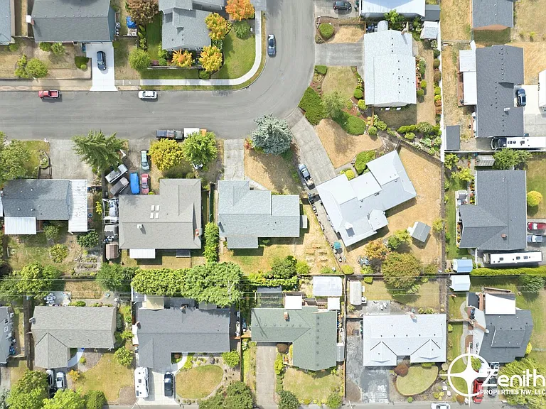 12719 NE 10th Ave — Photo 31