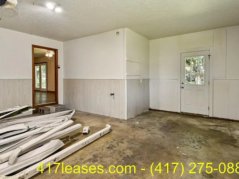 203 S White Oak Ave — Photo 42