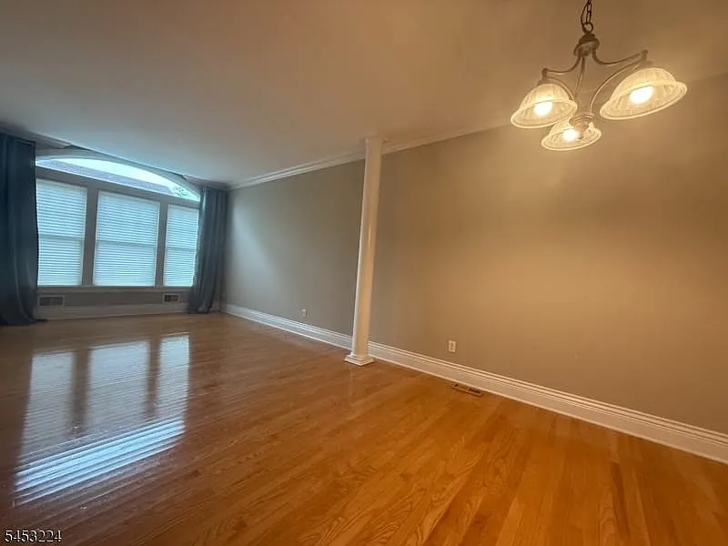 3 bed, 2.5 bath, $5,200 — Photo 3