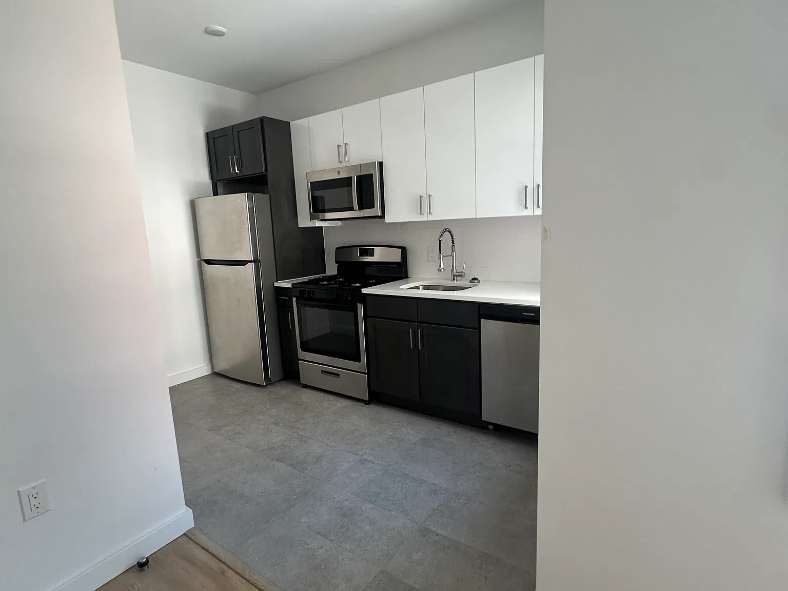 1 bed, $2,300 — Photo 2