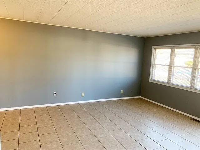 4125 Alberta St — Photo 9