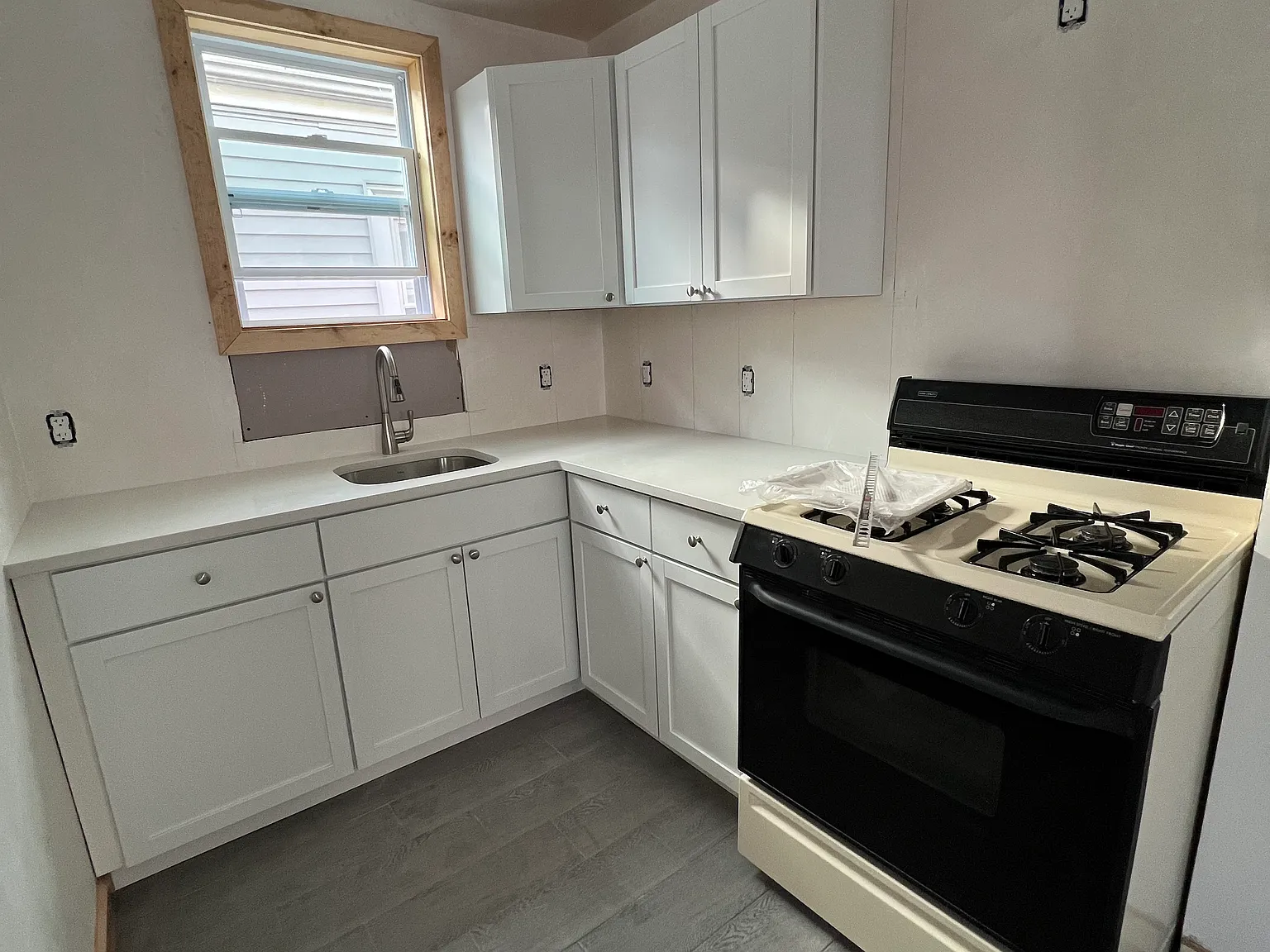 2 bed, 1050 sqft, $2,800 — Photo 4