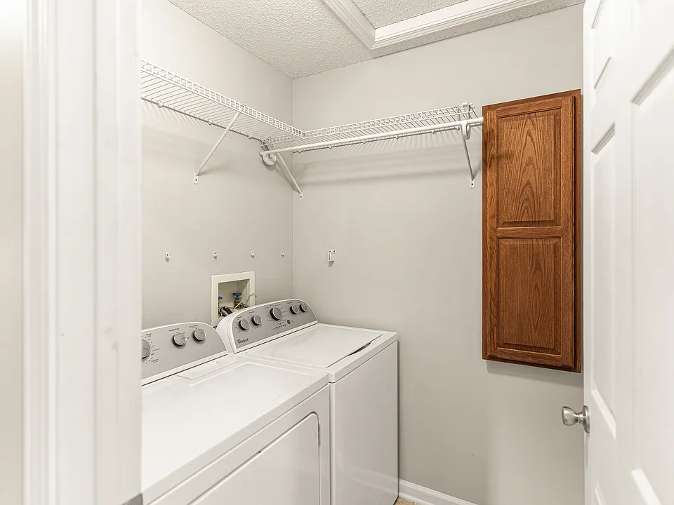 2112 Saratoga Dr