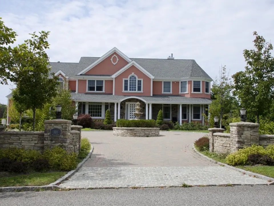 Parrish Pond Ct E