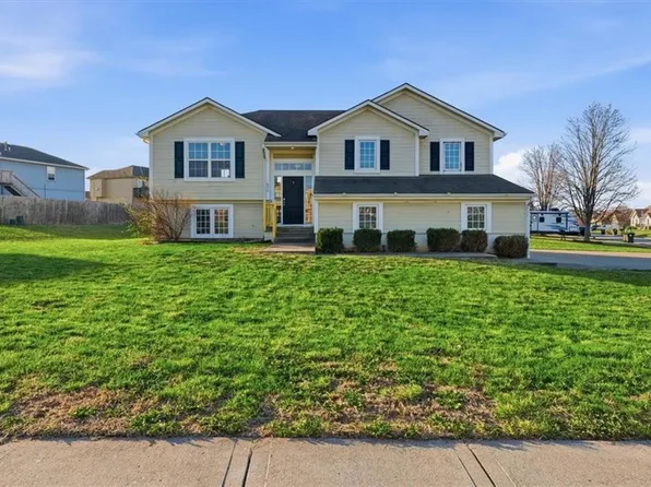 1203 Silver Maple Dr, Belton, MO 64012