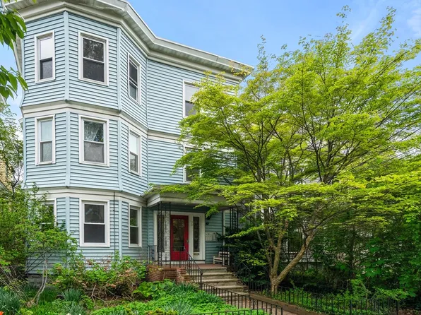 20 Fayette St #3, Cambridge, MA 02139