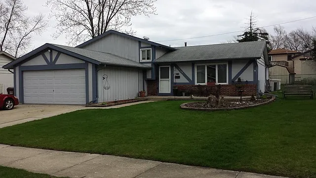 5149 Newport Dr photo 1