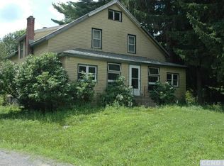 1921 Grapeville Rd, Hannacroix, NY 12087