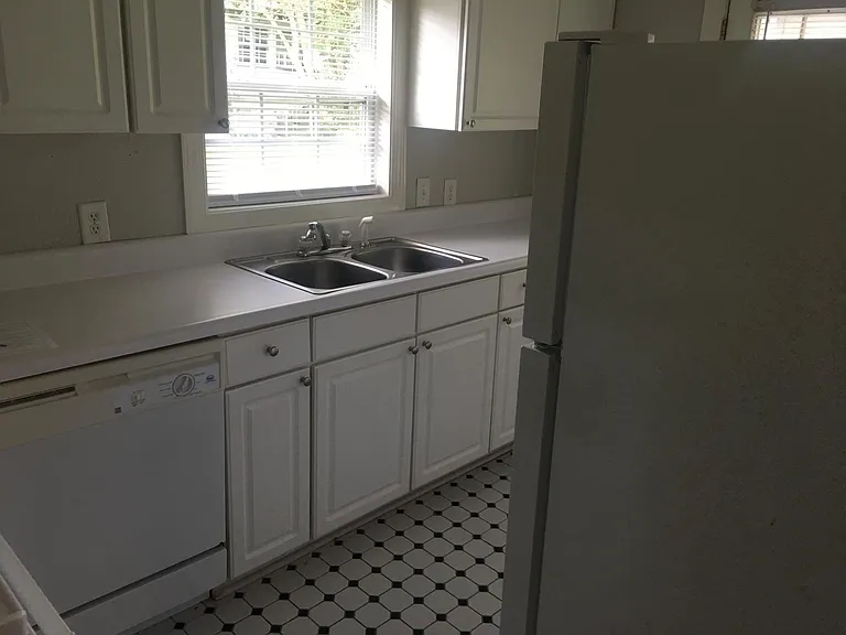 207 N Roberson St #A — Photo 6
