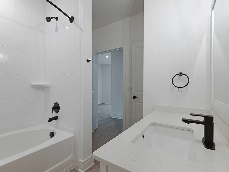 Tropia Luxury Apartments — Photo 116